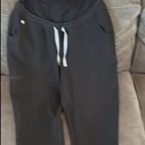 Figs black jogger maternity scrub pants tall medium